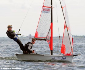Vor dem letzten Rennen lagen Jacob Clasen/Luke Willim noch auf Platz drei. Dann rutschten sie ab auf acht. © Marina Könitzer Jacob Clasen/Luke Willim, 29er