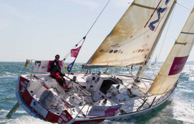Für viele die schönste Hochsee-Regattaklasse: Figaro 2, hier Maitre Coq mit Jeremie Beyou © courcoux