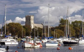 Vom beschaulichen Hafen in Christchurch an der englischen Südküste wollte der 30-Jährige in einem 4,50-Segelboot Amerika erreichen. ©Rex/The Telegraph