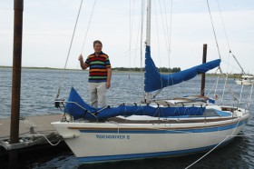 Claus Prölß velor seine Dehler 25 'Tidendriver II' im Orkan, baute sie jedoch in drei Jahren wieder auf und liegt nun am Wellenbrecher von Steg 6. ©Andreas Kling