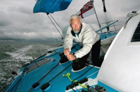 Musste mit gerissenem Großsegel aufgeben: Sir Robin Knox-Johnston auf dem Open 60 ‘Grey Power’. Foto: RORC Musste mit gerissenem Großsegel aufgeben: Sir Robin Knox-Johnston auf dem Open 60 'Grey Power'. Foto: RORC