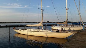 Swede 55 ist ein 16 m langer Kompromiß der 70er Jahre aus Optik, Segeleigenschaften und Stehhöhe (mittschiffs) © Swedesail