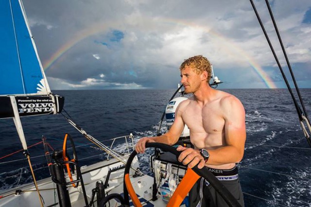 Nicolai Sehested reut sich über den Topf voller Gold, den sein Team am östlichen Ende des Regenbogens gefunden hat. ©Brian Carlin/Team Vestas Wind/Volvo Ocean Race. Volvo Ocean Race