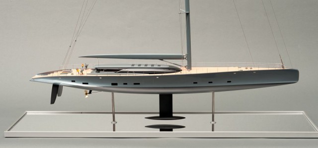 Käppi-artiger Aufbau für den Deckssalon, dahinter die schattig-geschützte Plicht , daneben die Steuerstände © Dubois Yacht Design/Royal Huisman, Hans Westerink