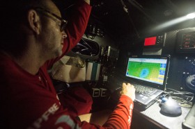 Selbstbewusst oder durchgeknallt. Nélias bereitet den Ausbruch nach Osten vor.© Francisco Vignale/MAPFRE/Volvo Ocean Race Jean Luc Nélias