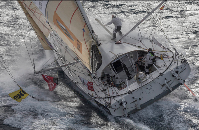 Da war die Ruderanlage der 'Renault Captur' noch in Ordnung - inzwischen bremst sie Riechers und Audigane zum zweiten Mal aus. Foto: Gilles Martin-Raget