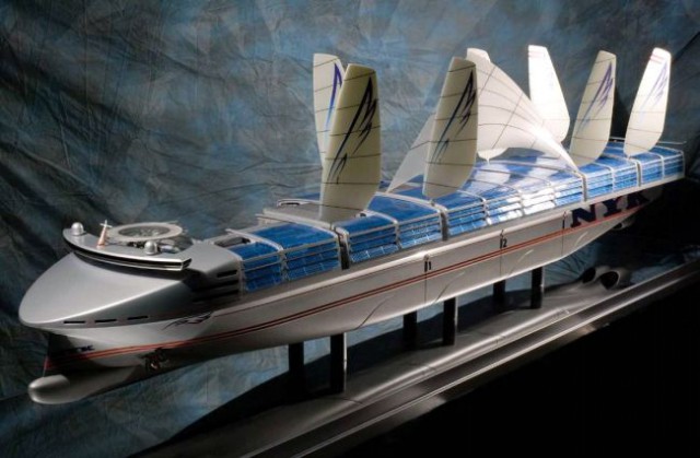 Mit Stützsegeln an Deck, Luftblasen am Rumpf und Thunfisch-Rumpffarbe wird’s energieeffizienter © eco-ship Mit Stützsegeln an Deck, Luftblasen am Rumpf und Thunfisch-Rumpffarbe wird's energieeffizienter © eco-ship