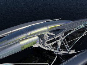Mit Fresnel-Linseln und holografischen Folien in den Schwimmern werden die Sonnenstrahlen gebündelt zu den Solar-Panels im Segel reflektiert © Margot Krasojevic