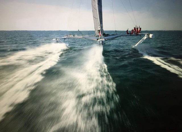 …und tschüss: Die Hydroptère bei den Winter-Training-Sessions © hydroptére