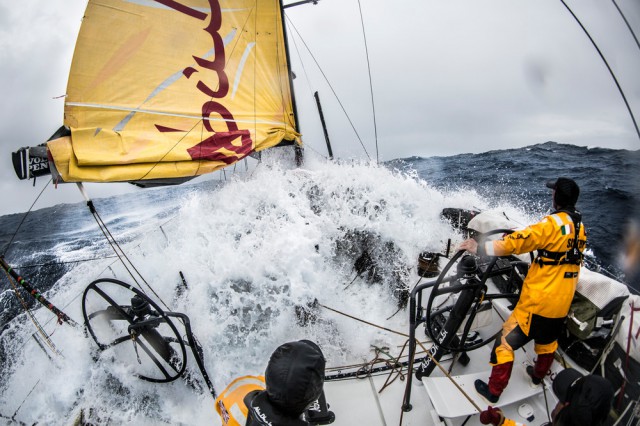Na, kommt er wieder hoch der Bug? Das Abu Dhabi-Team schenkt sich nichts © Matt Knighton / Abu Dhabi Ocean Racing / Volvo Ocean Race Volvo Ocean Race, Ian Walker