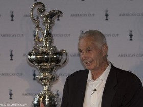 Der Mann, der den America’s Cup kommerziell tragfähig machen soll, legt sich mit den Herausforderern an. Commercial Commissioner Harvey Schiller© ACEA /Gilles Martin-Raget Harvey Schiller