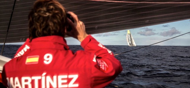 Nach Mapfres Extremschlag gen Süden taucht plötzlich wieder die führende Brunel vor dem Bug auf. © Francisco Vignale / MAPFRE / Volvo Ocean Race Volvo Ocean Race, Mapfre