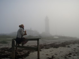 In Pyjamahose beim Strandspaziergang. Hafentage können auch wunderschöne Tage sein © Svenja Christiansen