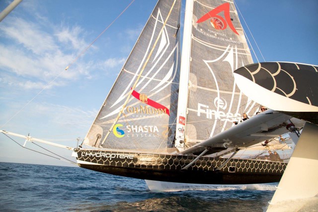 Da stand sie noch gut im Saft: Hydroptere bei Trainingsfahrten vor Kalifornien © hydroptere Hydroptere, Trans Pacific Record