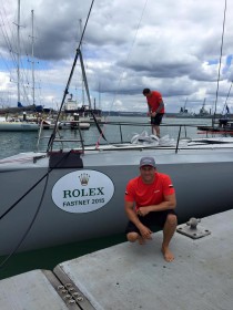 Robert Stanjek verdient sich seine Offshore Sporen beim Fastnet-Race auf dem 72-Fußer “Momo”. @ Stanjek Fastnet Race