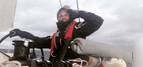 Florian Jung muss zwischendurch alleine in die Wellen, Felix Oehme kann das Schnellsegeln nicht lassen und Wale schauen auch vorbei. 2. Teil des Expeditionsberichtes gegen Meeresverschmutzung