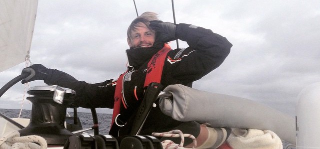 Florian Jung muss zwischendurch alleine in die Wellen, Felix Oehme kann das Schnellsegeln nicht lassen und Wale schauen auch vorbei. 2. Teil des Expeditionsberichtes gegen Meeresverschmutzung