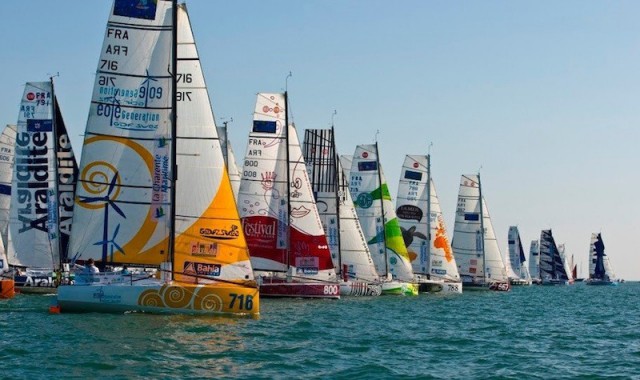 Am 19. September werden sie ähnlich aufgereiht wieder am Start sein: Die Minis auf ihrem Weg in die Karibik © classe mini Mini transat, mini 6.50