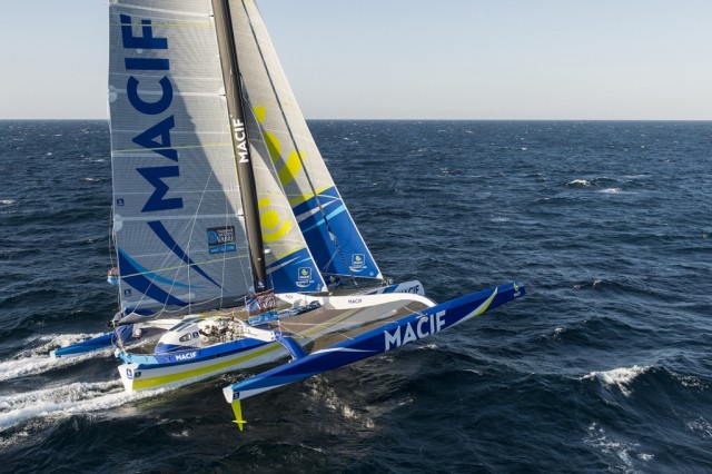 Die Macif wurde eigentlich für Einhand-Hochseerekordjagden gebaut. Doch bei der TJV läutet es zur Generalprobe, noch zu zweit… © macif Transat Jacques Vabre, Macif,