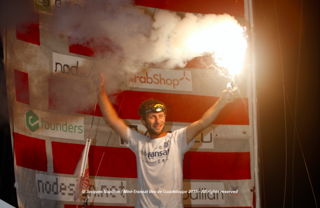Ian Lipinski nach seinem zweiten Etappenrang, der ihn zum Gesamtsieg bei den Serien-Minis brachte © mini transat vapillon Mini Transat, Mini 6.50