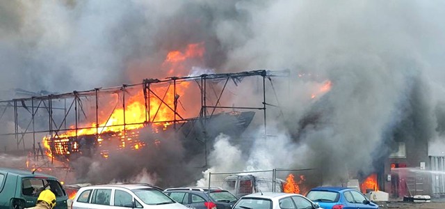 Feuer, Großbrand, Yachten zerstört