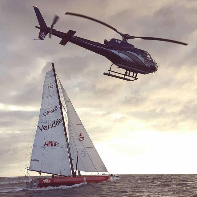 Muss ja keiner wissen, dass er eine Woche nach den Helden startete – großer Zirkus auch für Jeff Pellet © come in vendée Vendee Globe, Piraten-Teilnahme, Kollision
