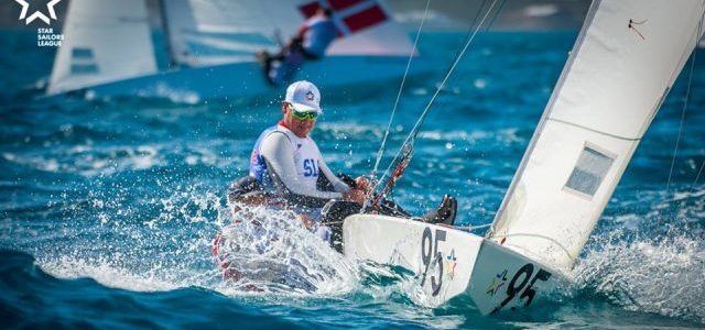 Finn-Silber-Gewinner Vasilj Zbogar hat sich mit einem Sieg unter die Top Ten geschoben. © SSL/Marc Rouiller Star Sailors League