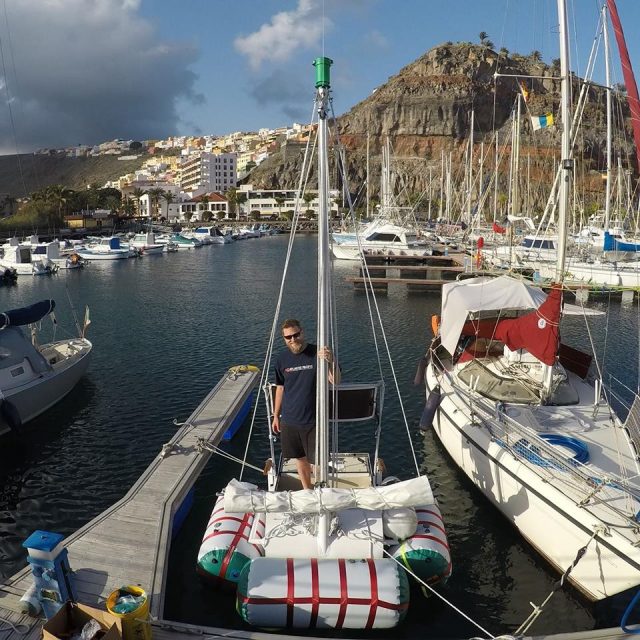 Das aufgeriggte “Schiff” in Gran Canaria. © Kent little boat project