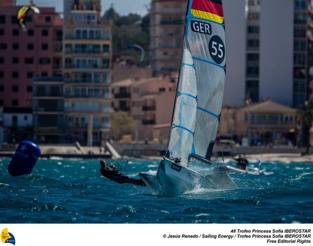 Das deutsche Boot beim Finale. Bei extrem starkem Wind ist Gewicht nicht merh so wichtig. © Sailing Energy