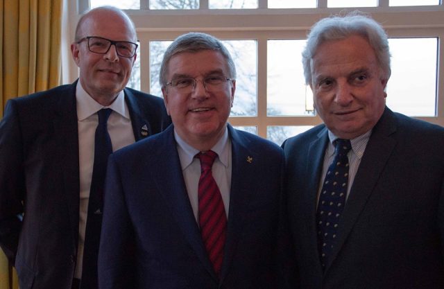 World Sailing Präsident Kim Andersen (l.) , IOC President Thomas Bach, ASOIF President Francesco Ricci Bitti © Daniel Smith / World Sailing Kim Andersen (l.) mit Thomas Bach