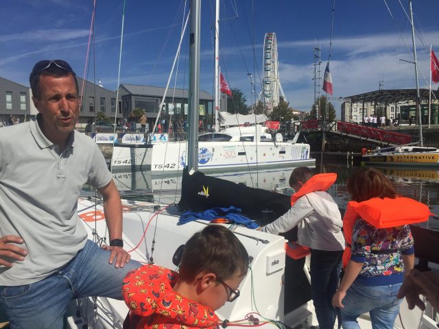 Vierzig Kinder auf 6.50 Metern Länge… da braucht man Nerven wie Drahtseile! © tessloff Mini Transat 2017, Vorbereitung