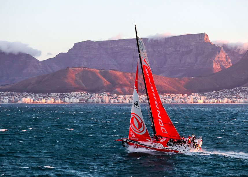 Dongfeng beim Zieldurchgang. © Ainhoa Sanchez/Volvo Ocean Race Dongfeng