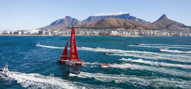 Mapfre vor dem Ziel am Tafelberg © Ainhoa Sanchez/Volvo Ocean Race
