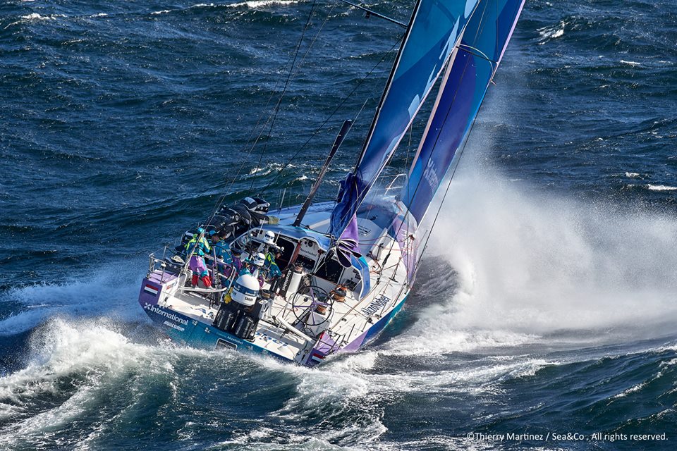 Nach dem Sturm durch die Flaute an die Spitze. © VOR Volvo Ocean Race