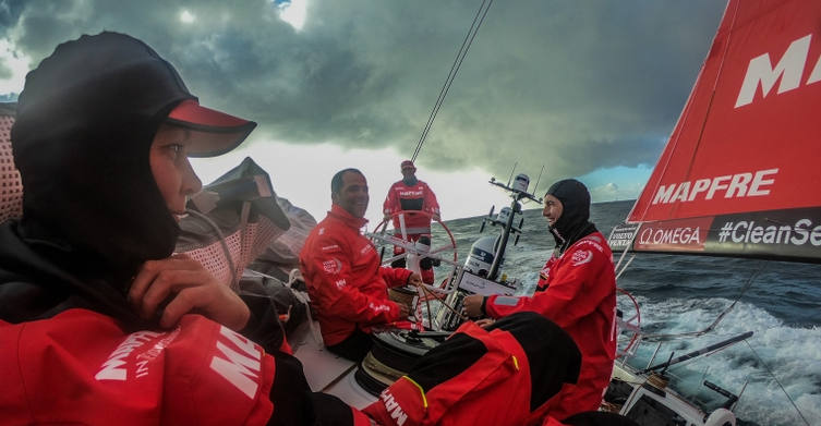 Dunkle Wolken über Mapfre. © Jen Edney/Volvo Ocean Race