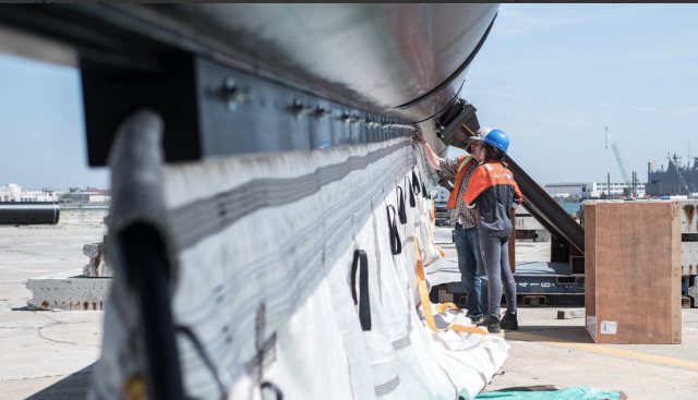 Das Sieb soll die Plastikteile auffangen, aber dicht genug sein, um Fische oder Meeressäuger nicht zu gefährden. © ocean clean up Ocean Clean Up, Boyan Slat