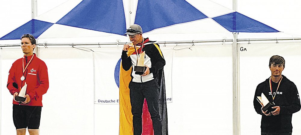 Fabian Kirchhoff ganz oben auf dem Treppchen vor Norwegen und Dänemark. © privat Fabian Kirchhoff