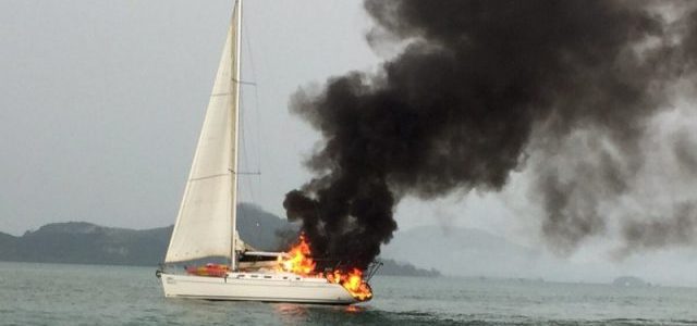 Blitz, Feuer, Yacht