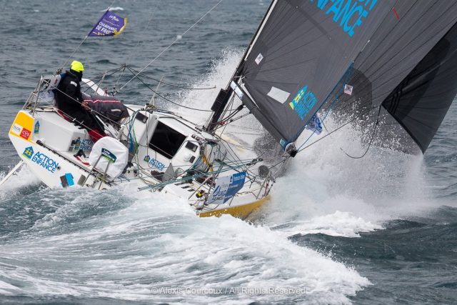 Und Loic Peyron brachte seine gelbe Kiste nochmal so richtig in Fahrt © courcoux, solitaire Solitaire du Figaro, 50 Jahre, 1. Etappe