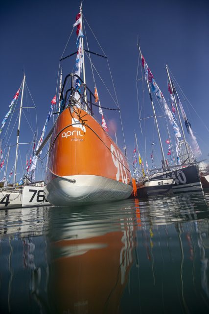 Erfahrungsgemäß machen nicht alle Unterwasserschiff-Ansichten solch einen sauberen Eindruck © mini transat/breschi Mini Transat, Vorbereitung, La Rochelle