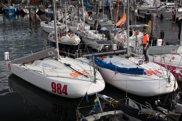 Die beiden “Plattnasen” Minis im Hafen © silverrudder