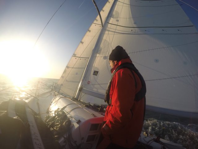 Und dann geht die Sonne wunderbarerweise, aber verlässlich wieder auf © miku Mini Transat, Mini 6.50, Pogo 3, Hendrik Witzmann