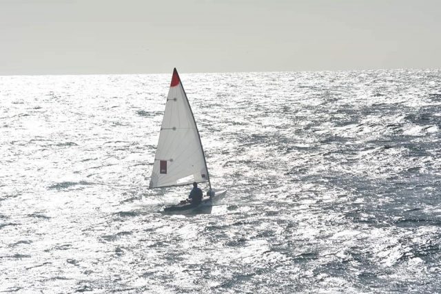 Ein Segler, ein Laser und die See, nichts als die See © daring