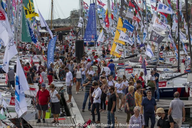 Wie immer: prickelnde Ambiance an den Tagen vor dem Start © mini-transat/breschi