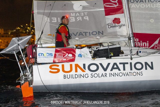 Hendrik Witzmann bei seiner nächtlichen Ankunft vor Las Palmas © mini-transat