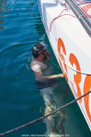 Schön sauber halten das Unterwasserschiff © mini-transat