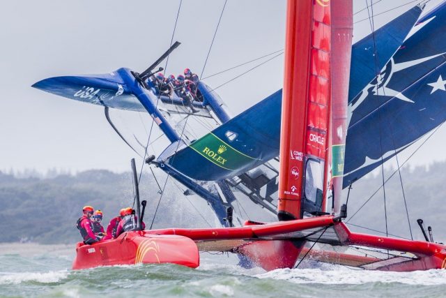 Team USA kentert beim SailGP in Cowes © Ian Roman