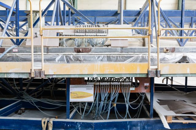 Die Produktion mit zwei Formen und Vakuum ist relativ emissionsarm © Jan Maas