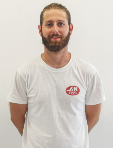 Simon Henzel von Jan-Segel prüft genau, wie sich die Situation in den häfen entwickelt. Foto: Jan-Segel