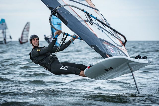 Van Rijsselberghe hatte sich für den Material-Wechsel zur Foil-Version des Windsurfens eingesetzt © Lauren Morel
